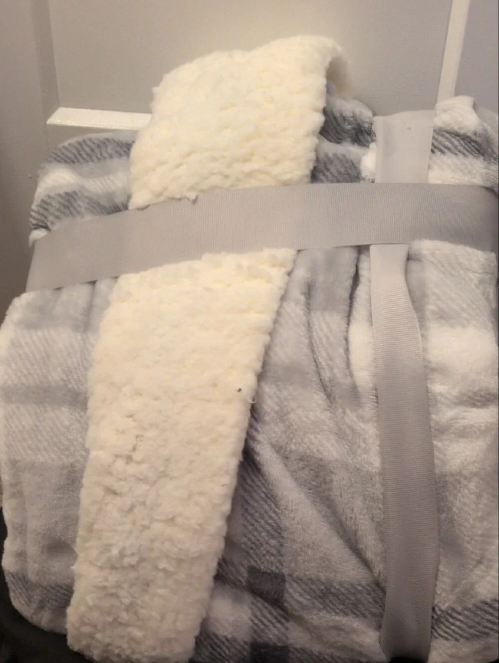 Comfort Bay Cozy Cuddler Throw Blanket - Cream and Light Gray